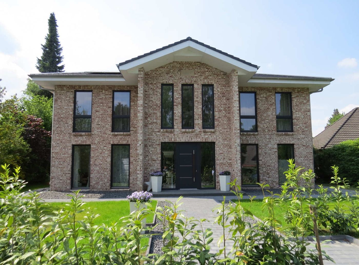 Architektenhaus 318 - dieses Architektenhaus mit über 300 qm Wohnfläche bauen wir schlüsselfertig zum Festpreis ab 774.500 €
